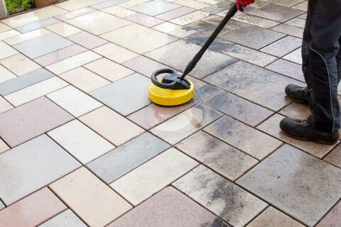<strong>Driveway Cleaning</strong><br>Hertfordshire & Essex